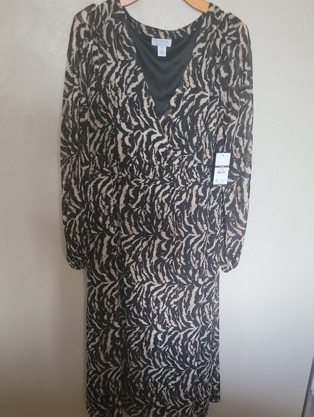 sofia by sofia vergara Black and Beige Printed Long Sleeve Wrap Dress